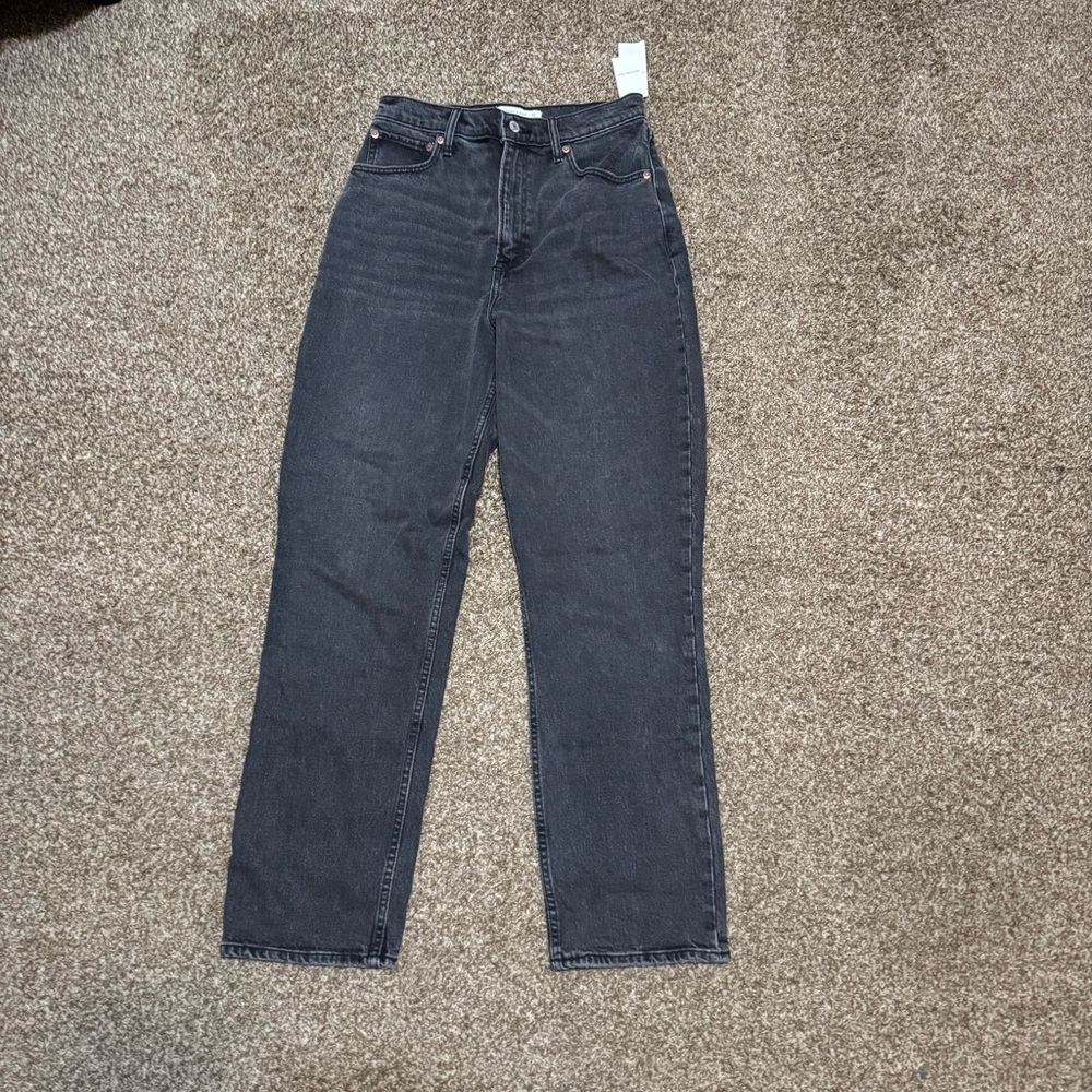 NWT Abercrombie and Fitch ULTRA HIGH RISE 90s Relaxed Jeans Size 28 Curve Love